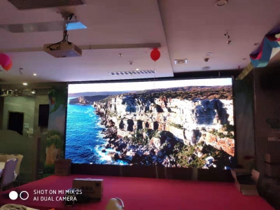 深圳布吉美景酒店p2.5全彩LED顯示屏